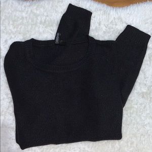 H&M • cropped sweater